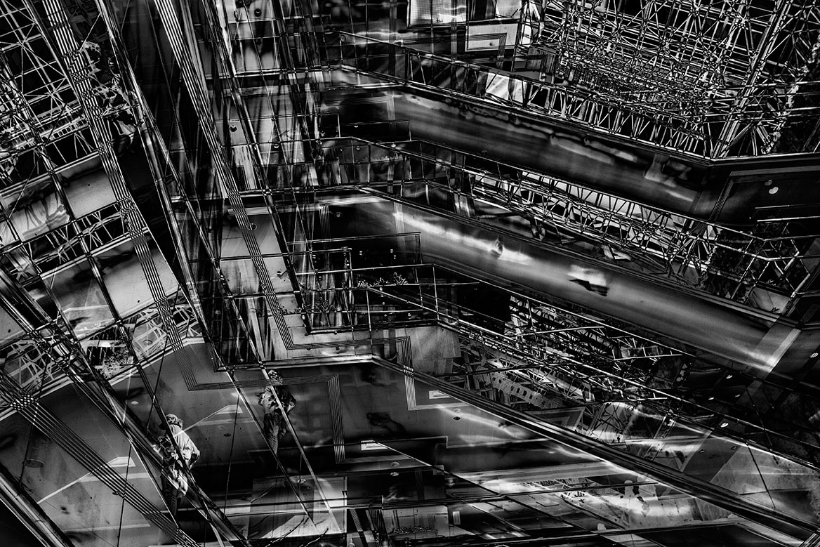 Rolltreppen im Tower eines Hochhauses in Manhattan.