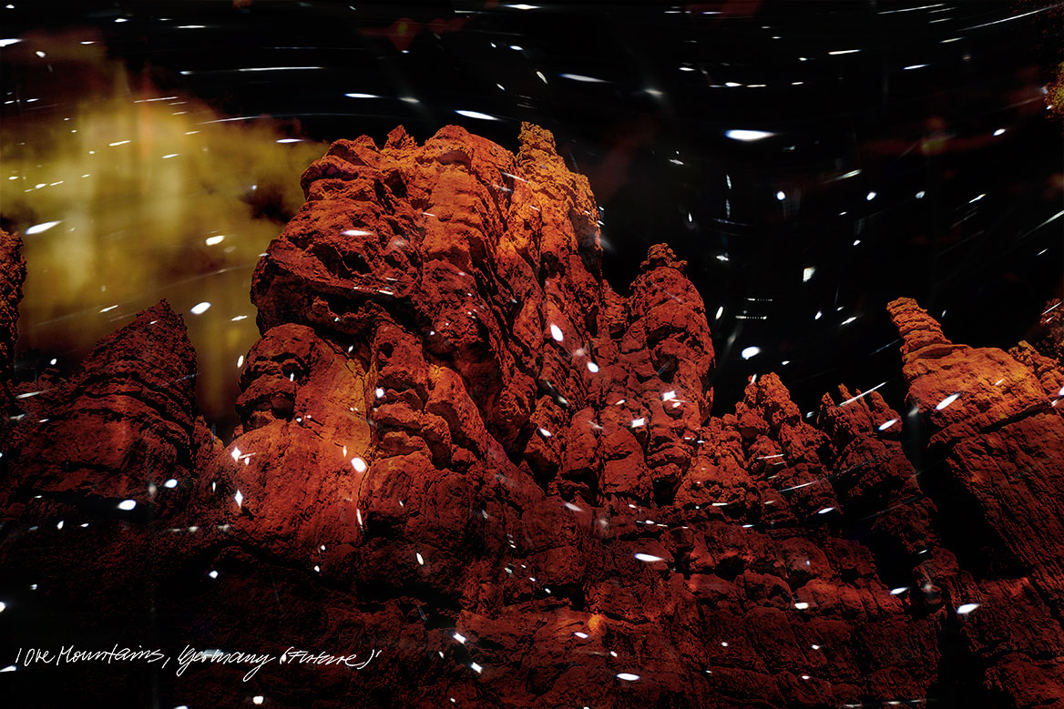 Künstlerische Fotografie: Türme aus Fels, die aus der Froschperspektive aufgenommen wurden.